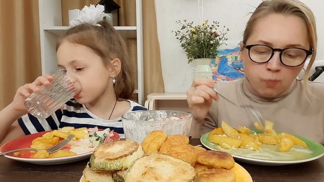 МУКБАНГ/Mukbang no asmr УДАЛСЯ, НАГГЕТСЫ, КАРТОШКА ПО ДЕРЕВЕНСКИ? ИНТЕРЕСНАЯ ИСТОРИЯ... смотреть онлайн