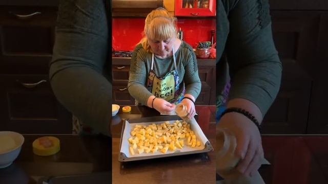 Салат с тыквой, рукколой и авокадо смотреть онлайн