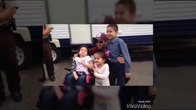 Enrique Iglesias meets Luz 12/5/15 (Rett syndrome) смотреть онлайн