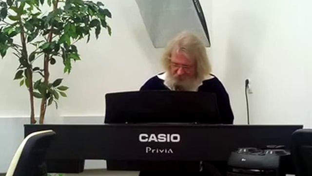 Андрей Катичев за роялем - КАЛИНКА - Ларионов И П смотреть онлайн