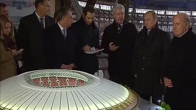 Осмотр хода реконструкции Большой спортивной арены «Лужники» смотреть онлайн