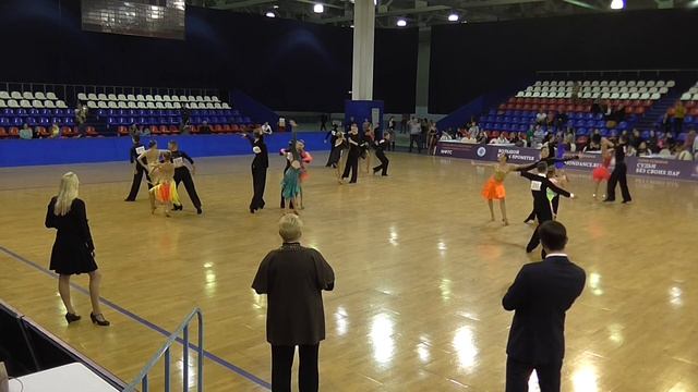 С класс Юниоры 2 1/2 финала латина смотреть онлайн