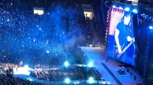Metallica исполняет песню Виктора Цоя группа крови в Москве 2019год просто топ смотреть всем