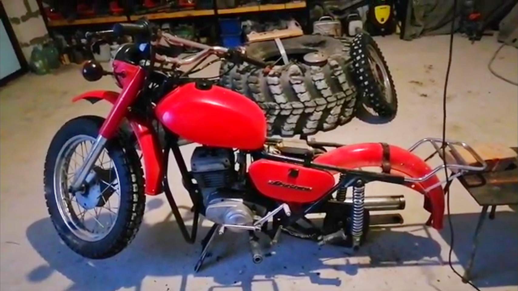 Тридцатилетний мотоцикл. смотреть онлайн