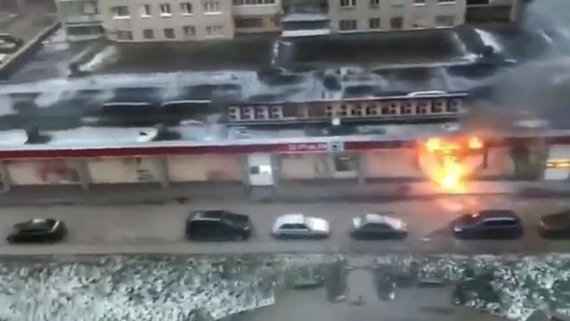 В Туле на улице Кауля полыхал супермаркет смотреть онлайн