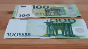 Банкнота 100 евро выпуска 2019 года.