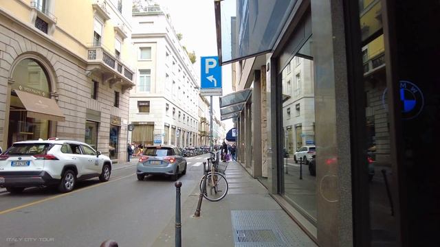 Milano Italy City Tour 4K POV | Street of Milan Via Dei Mercanti to Via Della Piga | Shopping Stree смотреть онлайн