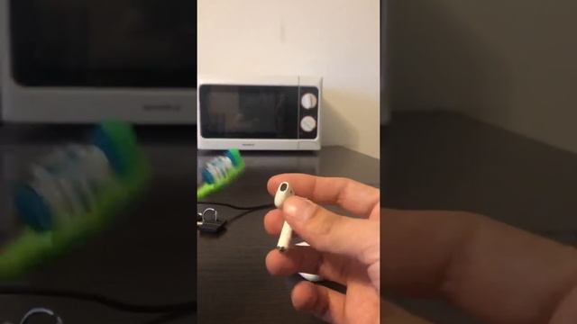 После чистки наушников AirPods/EarPods звук стал тише смотреть онлайн