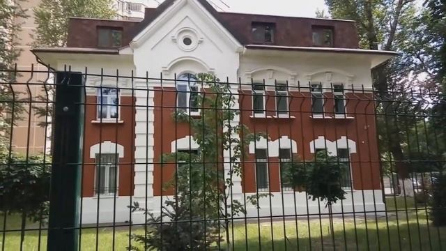 Выпуск 4 - Фудкорт в ТЦ Метрополис, Рыбное место и Свинья и бисер (Красноярск) смотреть онлайн