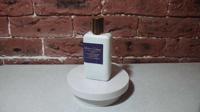 Atelier Cologne Mimosa Indigo смотреть онлайн