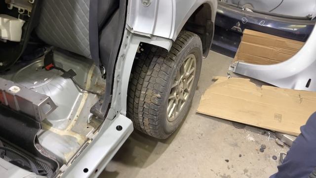 Стоит ли заниматься покраской автомобилей? Mitsubishi ASX почему гниет? Детали от RVR. смотреть онлайн