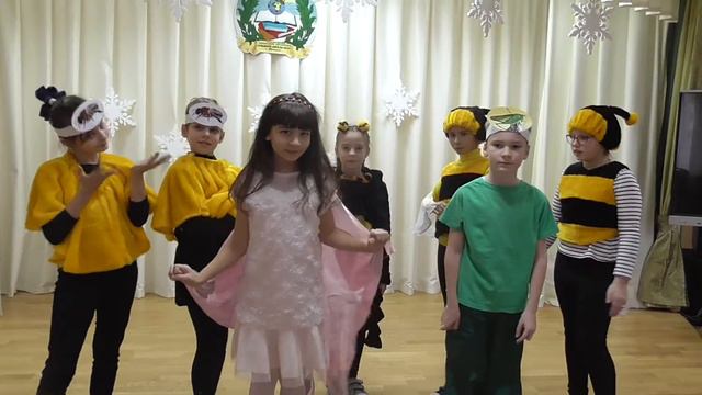 Басня "Пчелы и трутни перед судом судом осы" 4"Б" класс смотреть онлайн