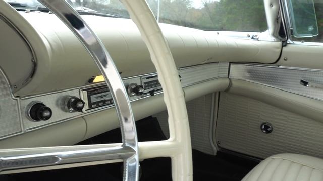 1957 Ford Thunderbird today in 4K смотреть онлайн