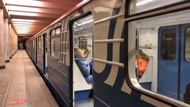 81-717/714.5М Перекраска Московский транспорт, 81-714.5М и 81-717 На станции Коломенская смотреть онлайн