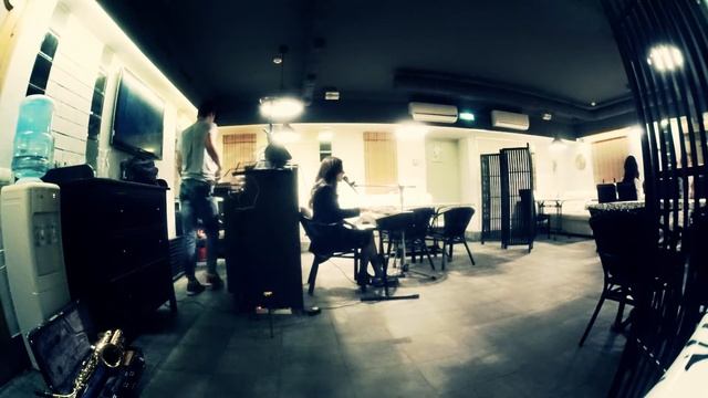 Живая музыка / День рождения / Фортепиано смотреть онлайн