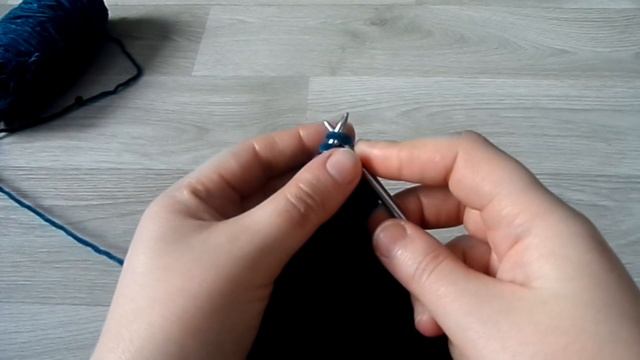 Жилет из плюшевой пряжи на ребенка. Вязание спицами. Часть 1/3 смотреть онлайн