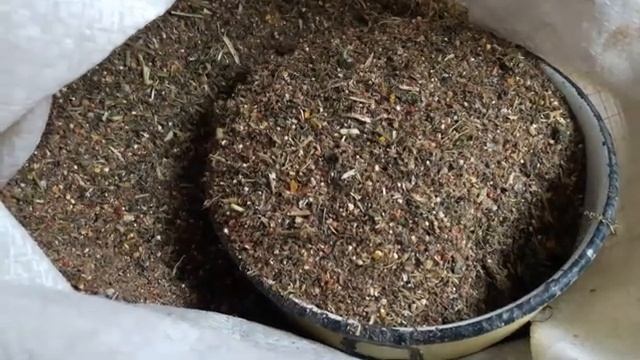 Кровяная мука источник протеина для птицы/Самодельный корм для месячных перепелов/Состав комбикорма смотреть онлайн