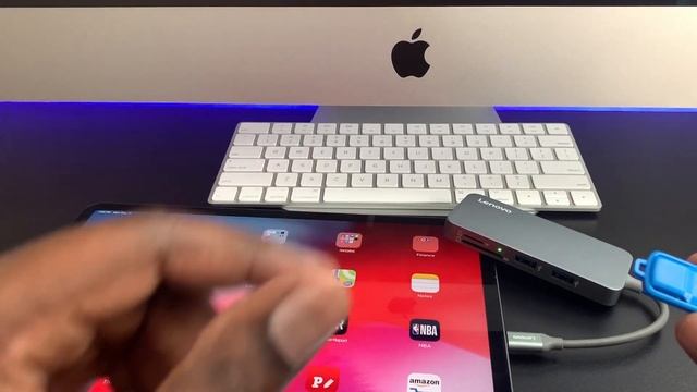 Lenovo USB-C Hub Access Files And Demonstration With iPad Pro Connected to LG TV смотреть онлайн