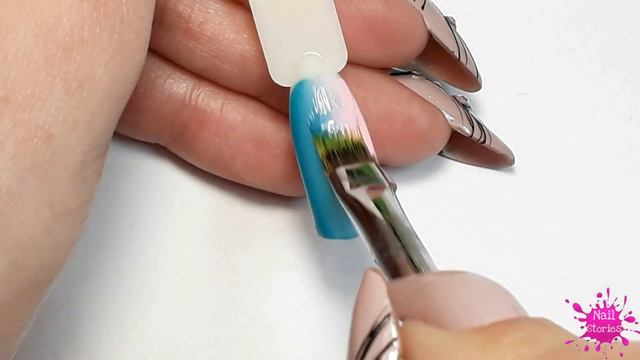 Маникюр / Простой и быстрый градиент 💜 смотреть онлайн