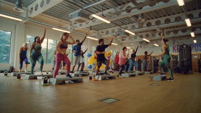 New Lucozade Sport Ad | Statues | It’s On смотреть онлайн