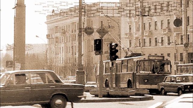 Транспорт 20 века. Городской троллейбус смотреть онлайн