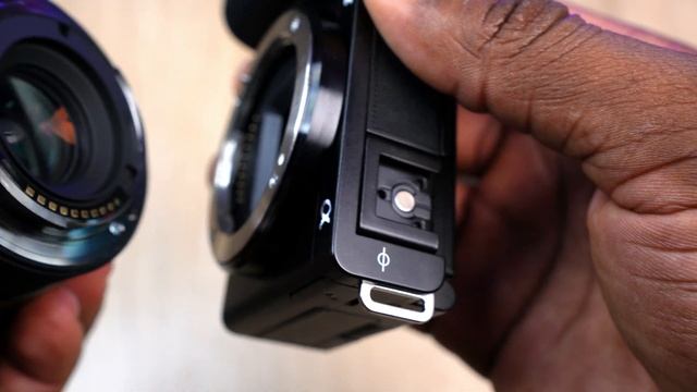 How To Mount Sigma 16mm f1.4 Camera Lens on Sony ZV-E10 | Quick Guide смотреть онлайн