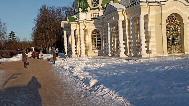 Москва.Музей-усадьба «Кусково». Церковь Спаса Всемилостивого 1737г., павильон «Грот»1756г..Часть 3. смотреть онлайн