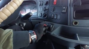 ПОДЪЁМНАЯ ОСЬ.  Опустить / поднять ленивец вручную.