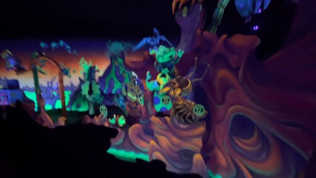 Tomorrowland Buzz Lightyear's Space Ranger Spin смотреть онлайн