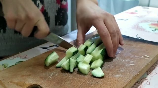 Быстрый салат на скорую руку | ПП салатик с овощами и яйцом смотреть онлайн