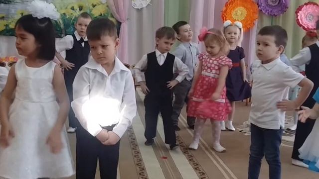 8 марта вторая младшая группа(4) смотреть онлайн