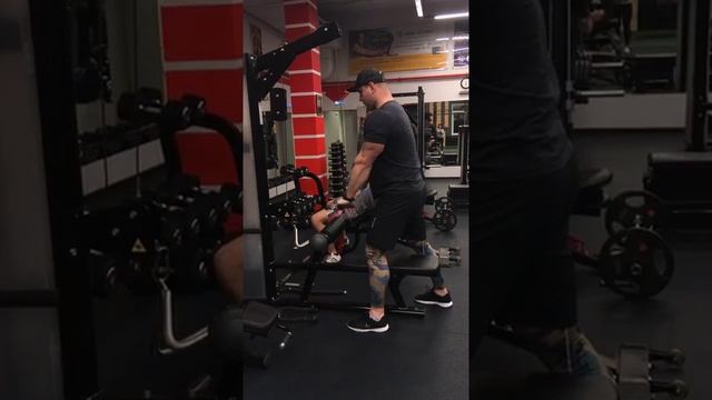 Разгибание ручки на трицепс в кроссовере