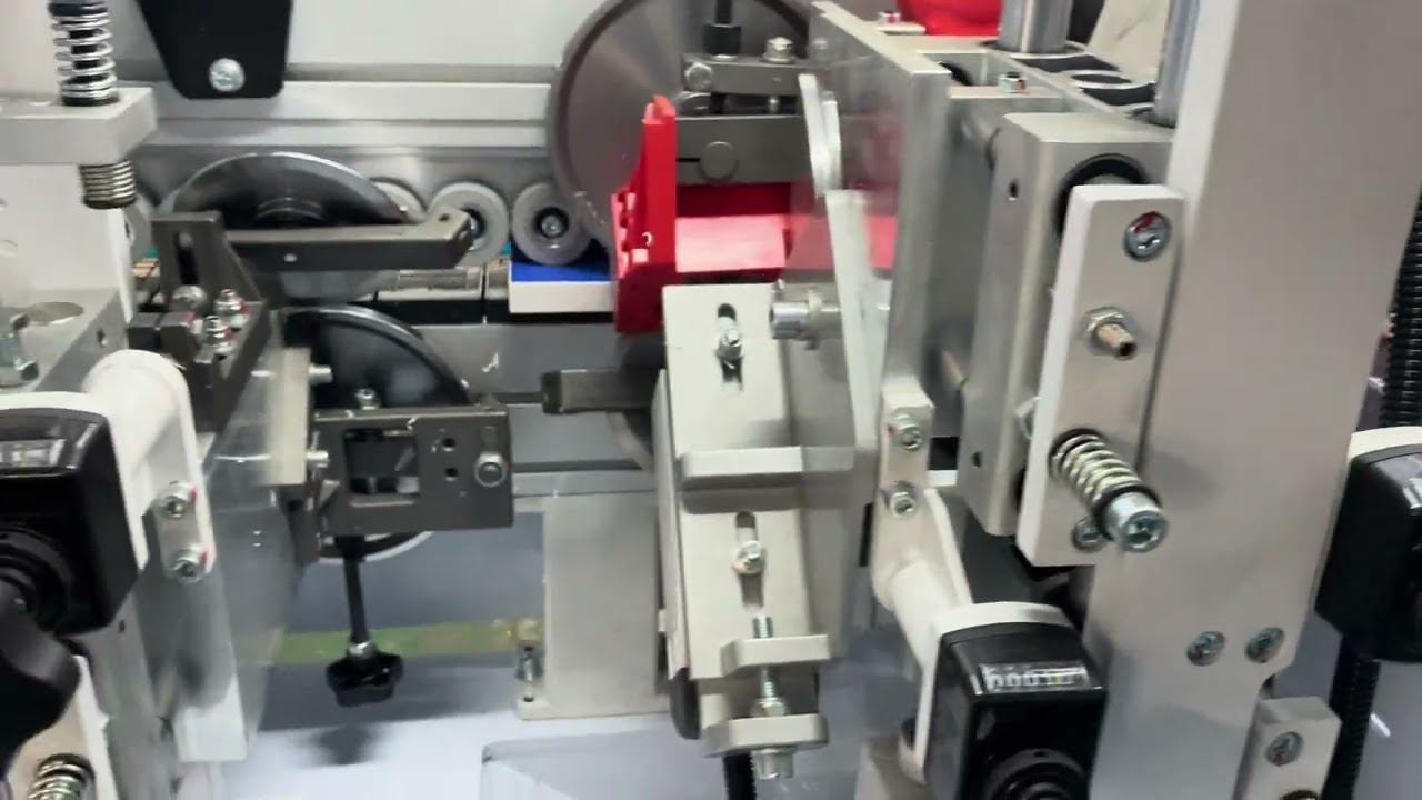 Автоматический кромкооблицовочный станок JIYU JY-465J смотреть онлайн