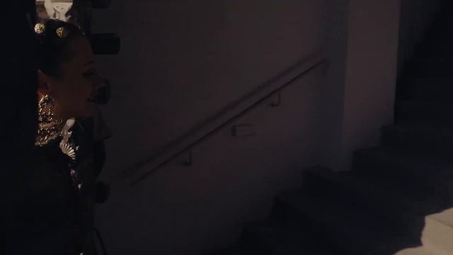 Follow Me To India смотреть онлайн