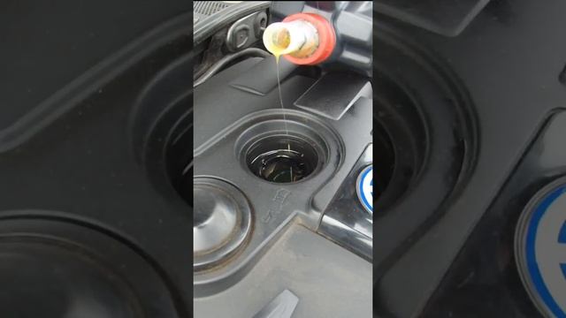 Как долить масло в двигатель? смотреть онлайн