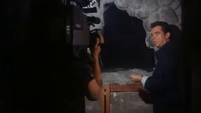 Contos da Cripta T02 E16 : Televisão Do Terror смотреть онлайн