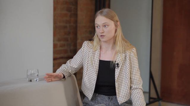 По деловому признаку: Полина Петрухо смотреть онлайн