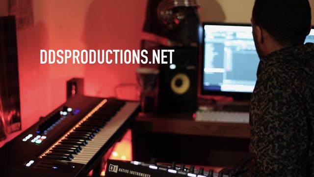 DDS Making A Hip Hop Beat Using Maschine Studio смотреть онлайн