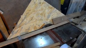 Распил заготовок на циркулярке под 45 градусов в длину при помощи самодельной приспособы