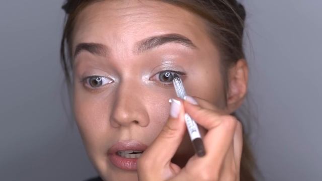 ЛИСЬИ ГЛАЗА Bella Hadid смотреть онлайн