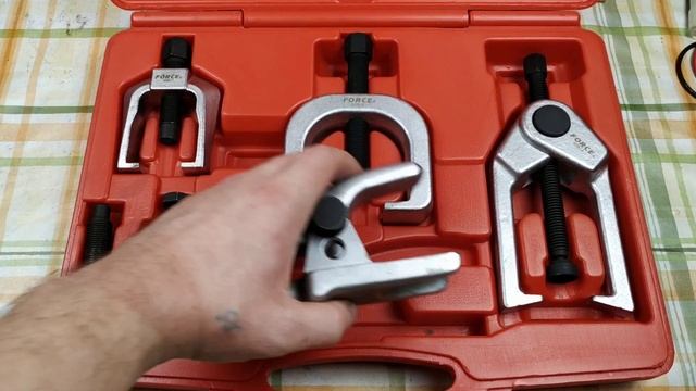 Супер-набор съемников для ремонта ходовой автомобиля. смотреть онлайн