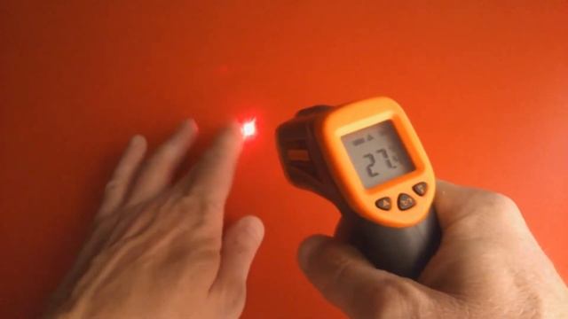 ЛАЗЕРНЫЙ ТЕРМОМЕТР AT500 с Алиэкспресс Обзор дистанционного термометра пирометра до 500 градусов смотреть онлайн