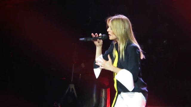 Véronic DiCaire - Hurt (Mercedes-Benz Arena Berlin, 24-7-2017) смотреть онлайн