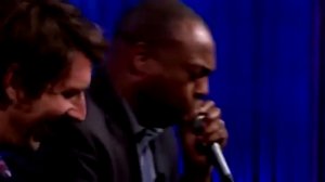 Майкл Уинслоу (негр-имитатор из «Полицейской академии») исполняет «Whole lotta love» «Led zeppelin»