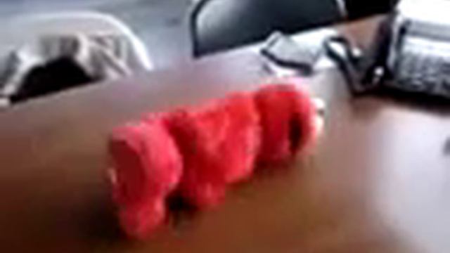 Так смеётся, что пердит. смотреть онлайн