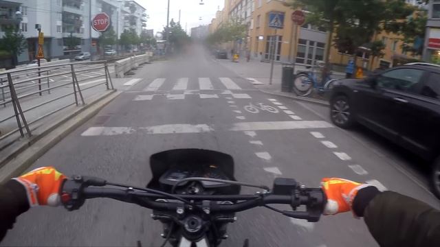 Going Back To School | Motovlogg 50cc | Derbi Senda смотреть онлайн