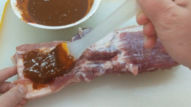 ОЧЕНЬ ВКУСНАЯ ГРУДИНКА запеченая в духовке/Самый простой способ отказаться от колбасы. смотреть онлайн