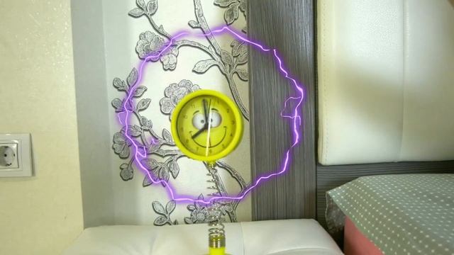 Эбби Хетчер стесняется носить очки! Школьные истории смотреть онлайн