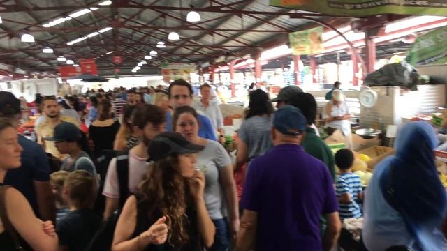 Queen Victoria Market in Melbourne, Australia смотреть онлайн