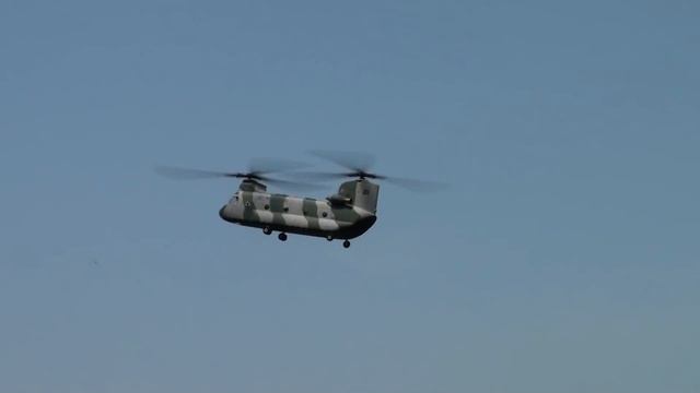 Chinook RC Helicopter смотреть онлайн